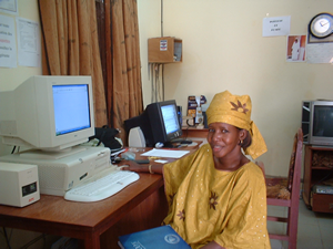 Mme Kinta Badji Maharafa at the Djenné CLIC, February 25, 2005